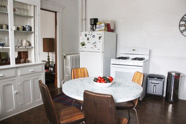 Foto del edificio - 106 W 11th St