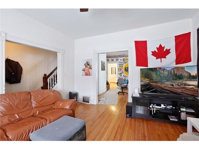 Foto del edificio - 1983/1985 Iglehart Avenue