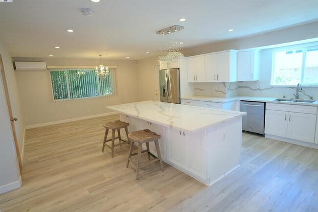 Building Photo - 3180 Watt Ave