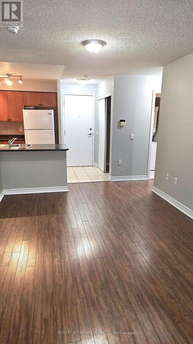 Building Photo - 55 Strathaven Dr