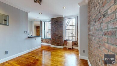 Building Photo - 234 Mott St