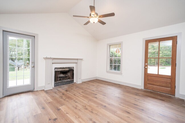 Foto del edificio - 3BR/2BA Home