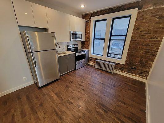 Foto principal - 2 bedroom in Bronx NY 10458