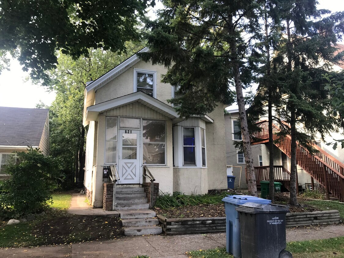 Primary Photo - 621 SE 7th Ave