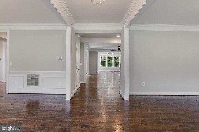 Building Photo - 1294 Scotts Run Rd