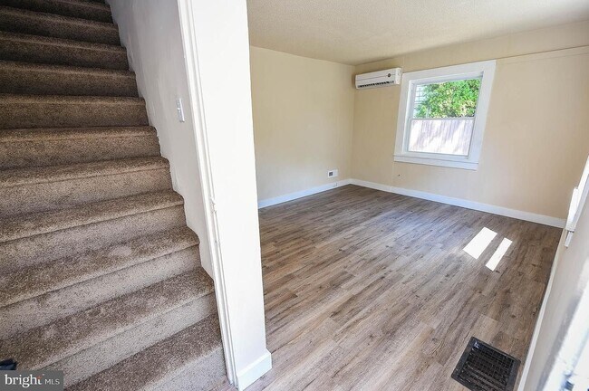 Foto del edificio - 1014 Cecil St