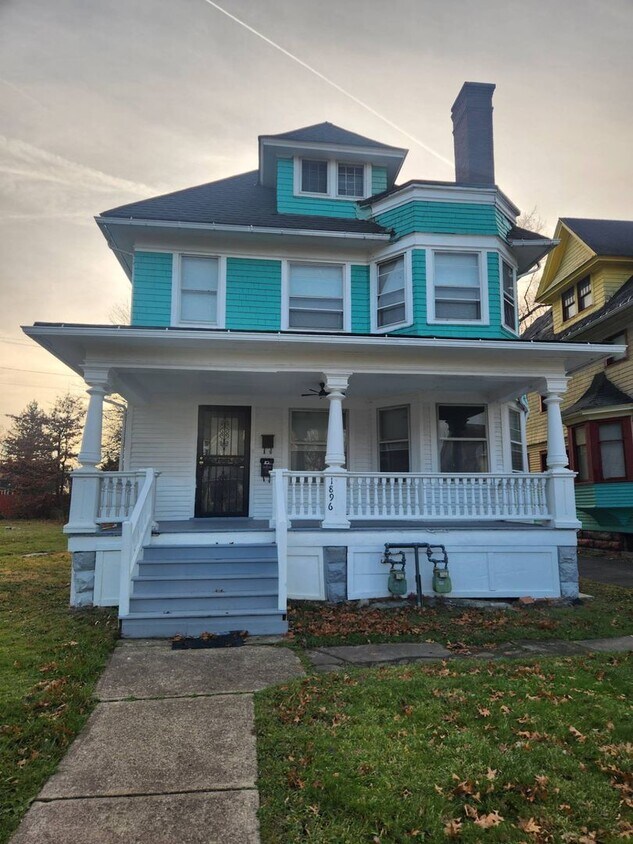Primary Photo - 1896 Idlewood Ave