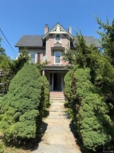 Building Photo - 2624 Carmel Ave