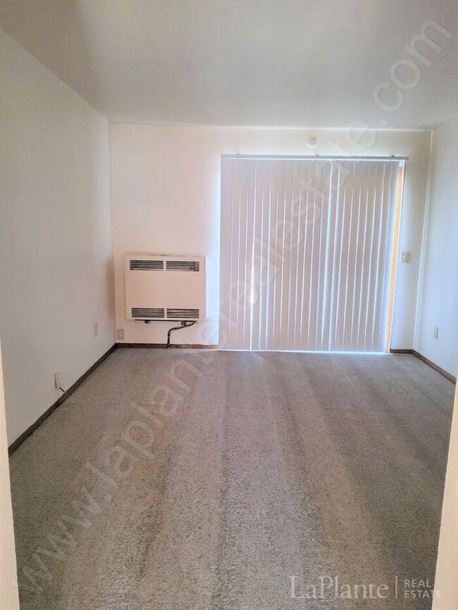 Building Photo - Cozy Studio in East Toledo for Rent