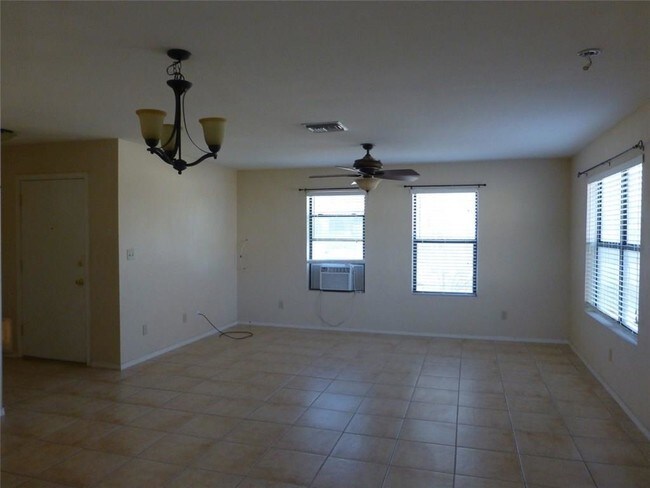 Building Photo - 122 Mahogany Ln
