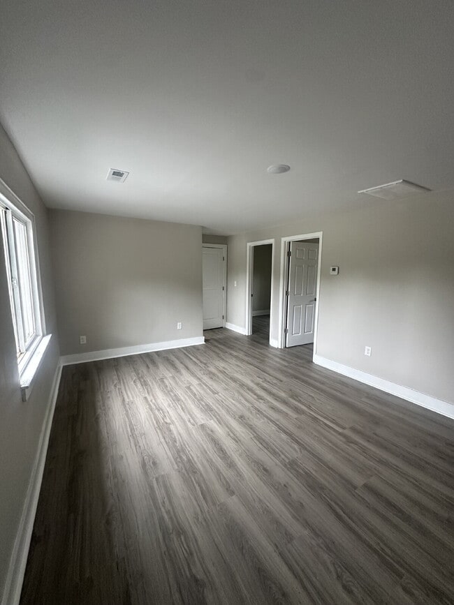 Photo - Newly Renovated 2 Bedroom Apartment in West Greenville