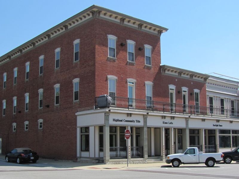 901 Main St, Highland, IL 62249 Townhome Rentals in Highland IL