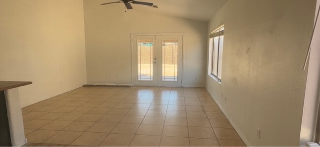 Foto del edificio - 1086 E Santa Cruz Ln