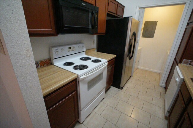 Foto del edificio - 8197 Sands Point Dr