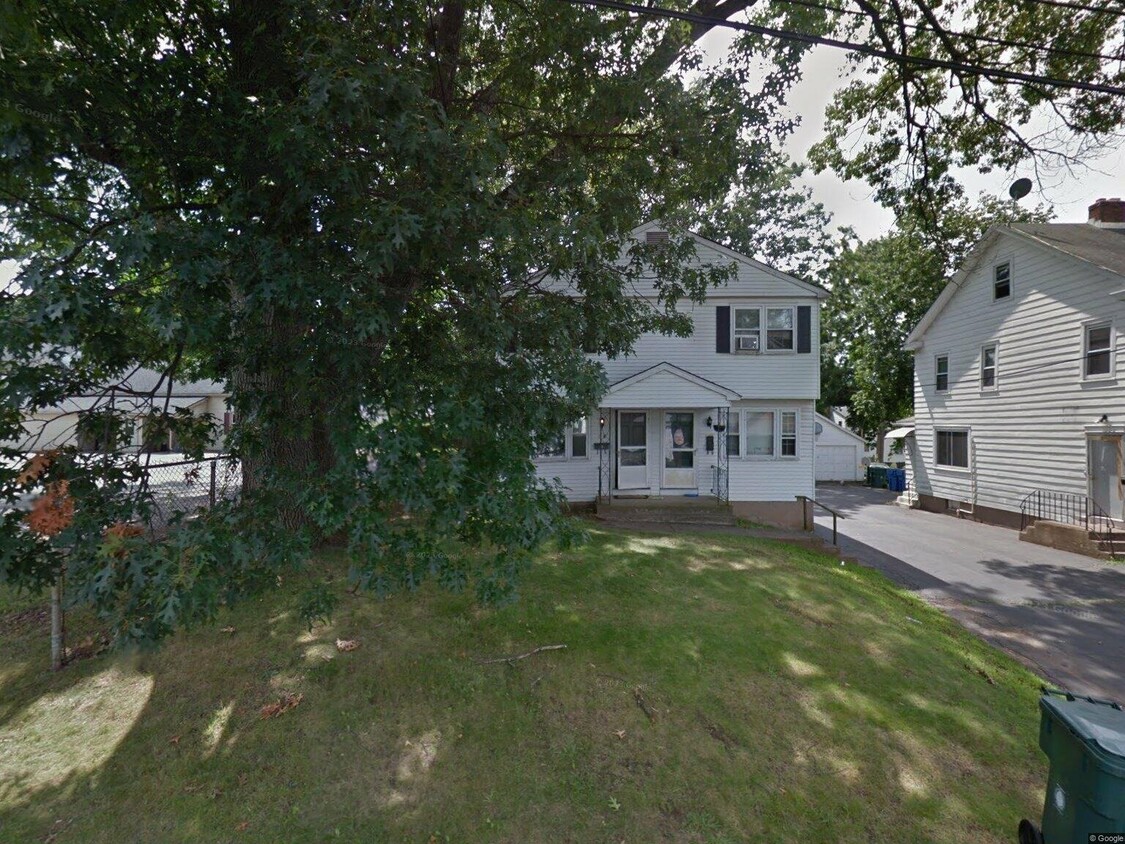 Primary Photo - Two bedrooms and bath up stairs.