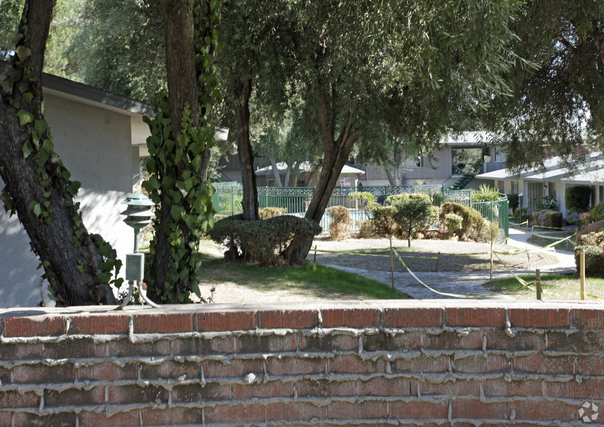 Foto del edificio - Harrison Canyon Apartments