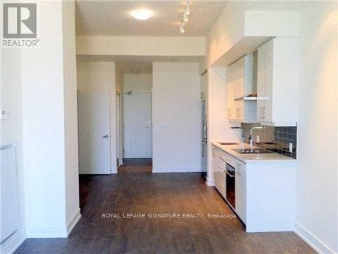 Building Photo - 75 The Donway W