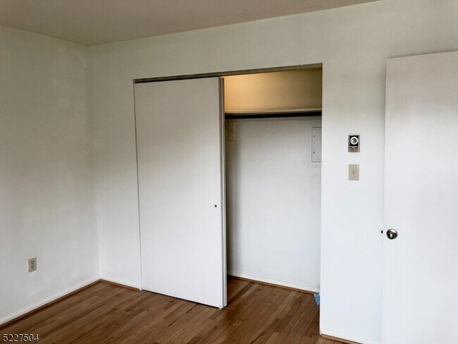 Building Photo - 47 Lambert Ln