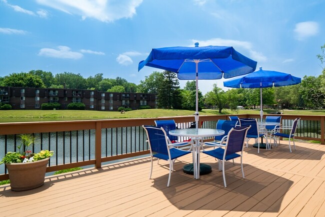 Terraza de la casa club - Fawn Lake Apartments