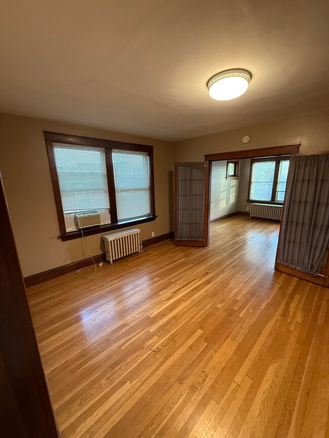 Living room - 4935 Eichelberger st