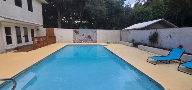 Foto del edificio - 6542 Sherry Ln