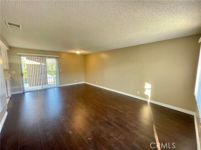Building Photo - 907 N Dalton Ave