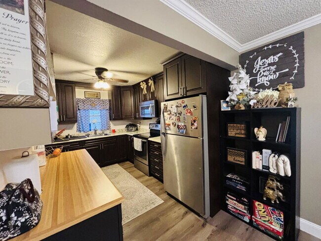 Foto del edificio - 1010 SW 83rd Ave
