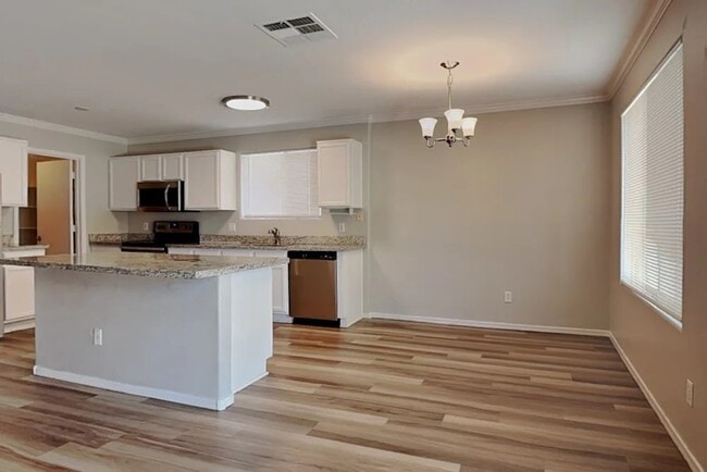 Building Photo - 6861 W Townley Ave