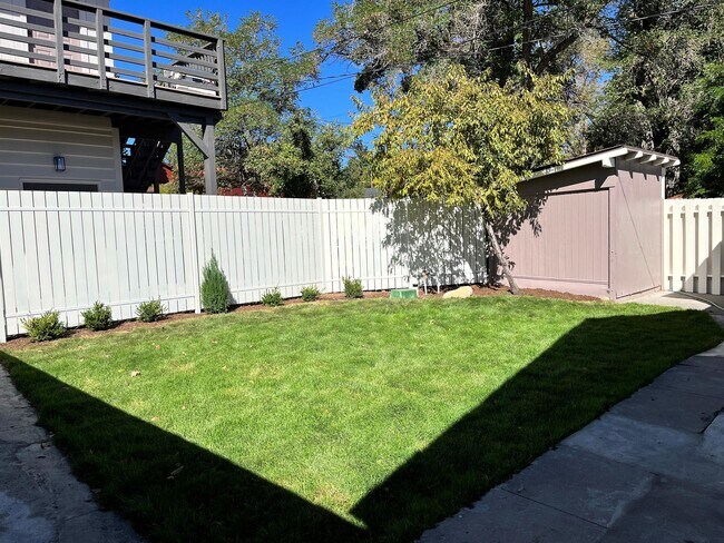 Foto del edificio - 1039 Humboldt St