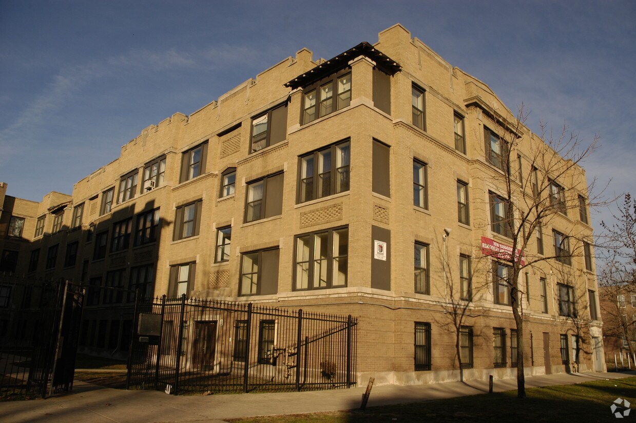 560624 S. Wabash Apartments Chicago, IL