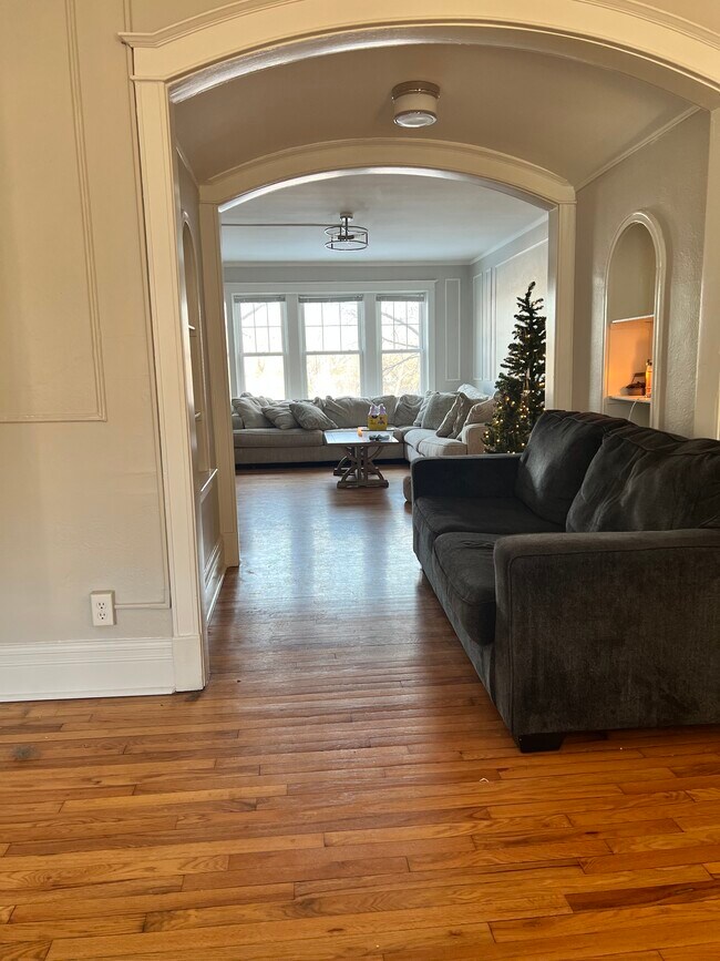 Foto del edificio - 6330 Northwood Ave