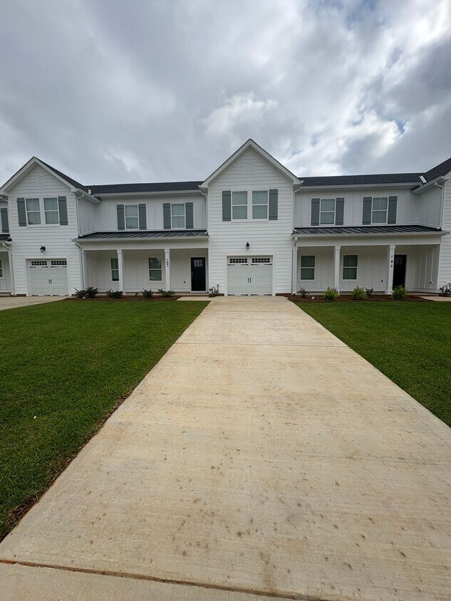 Foto principal - 103 Alva Ct