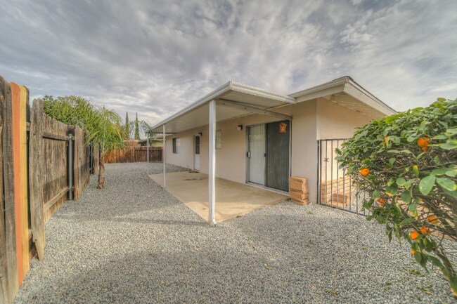 Foto del edificio - 41084 Beachwood Ave