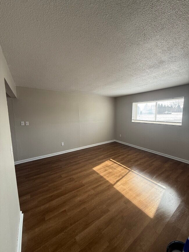 Foto del edificio - 10749 S Dixie Hwy