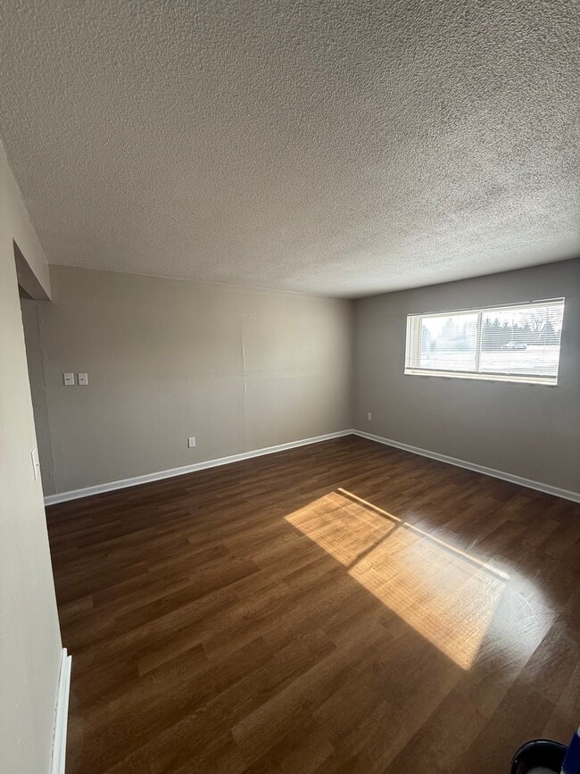 Building Photo - 10749 S Dixie Hwy