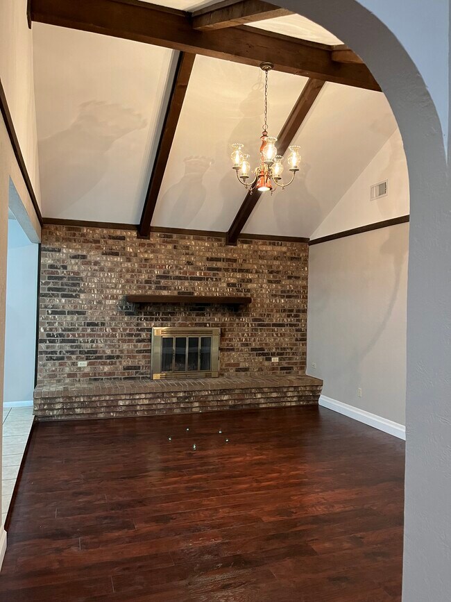 Foto del edificio - 4711 Lois Ln