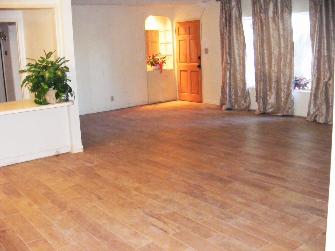 Entrada, Sala de estar - 15252 Devonshire St