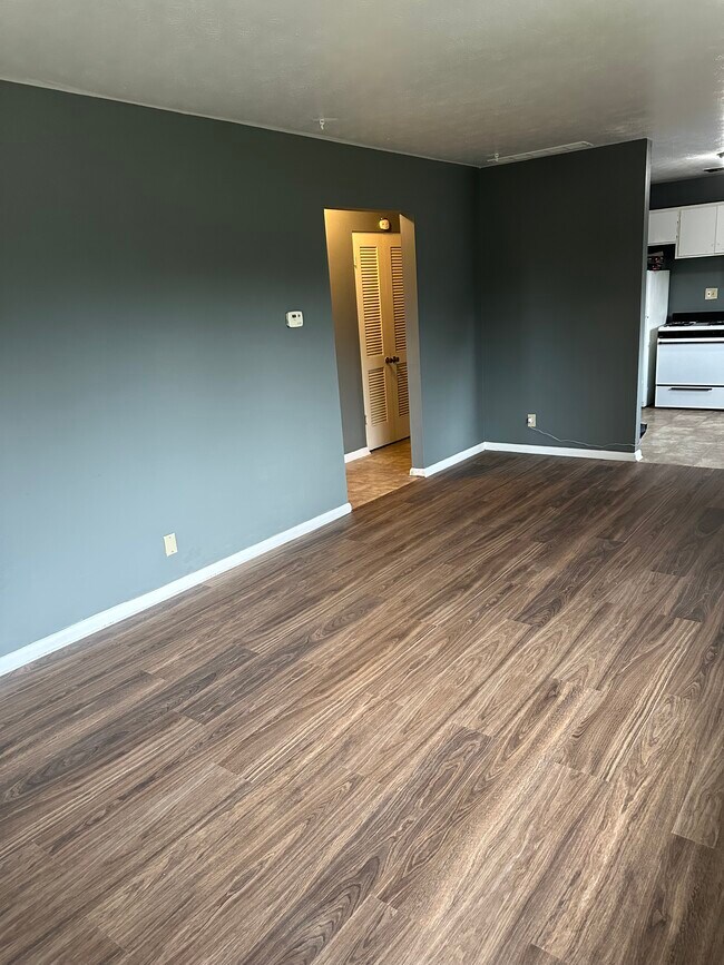 Foto del edificio - 1233 Roslyn Ave