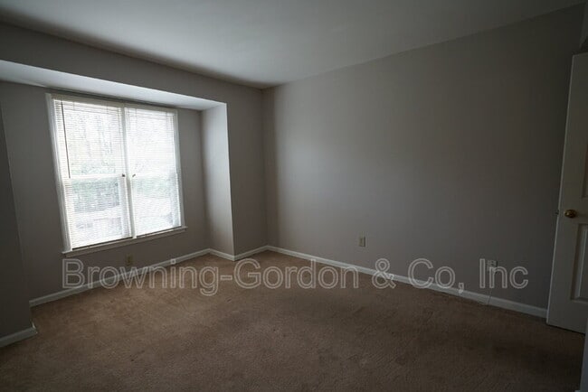 Building Photo - 2109 12th Ave S