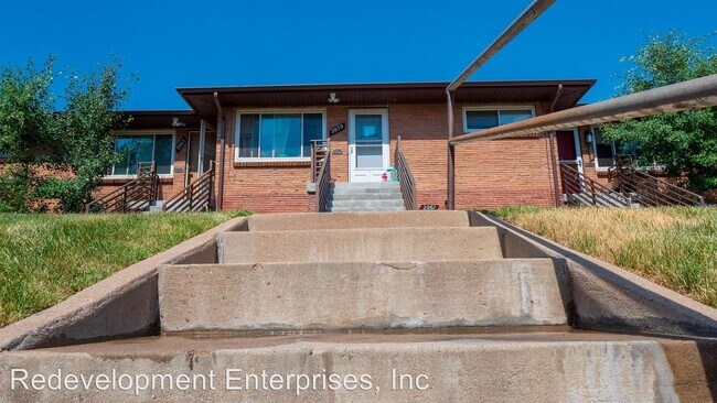 Building Photo - 2055 S Lincoln St