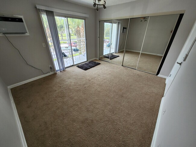 Building Photo - 106 Suffolk C