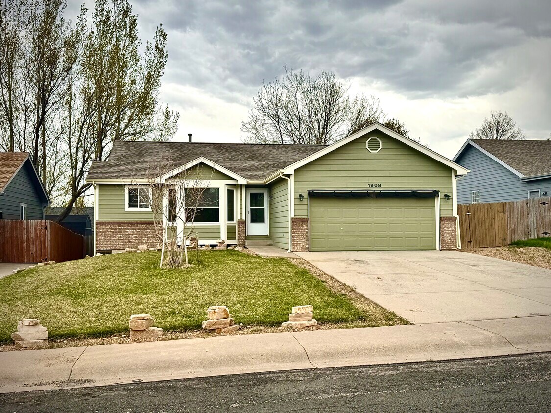 Foto principal - 1908 Sherwood Ln