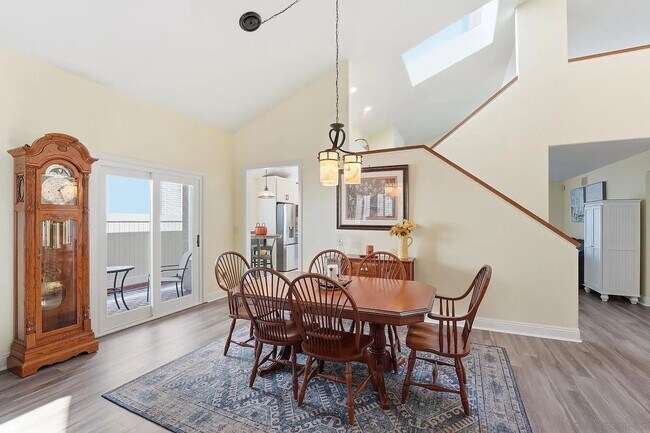 Building Photo - 7773 Eagle Ridge Dr