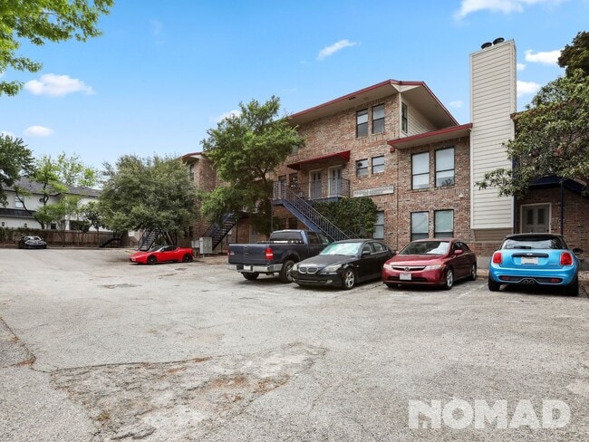 Building Photo - 1404 Norwalk Ln