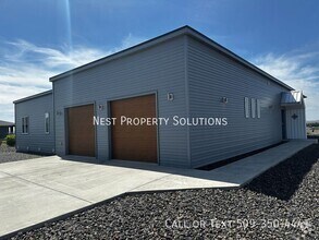 Building Photo - 7458 Bouldercrest Rd NE