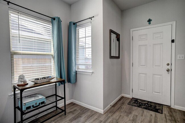 Foto del edificio - 205 Driftwood Ln