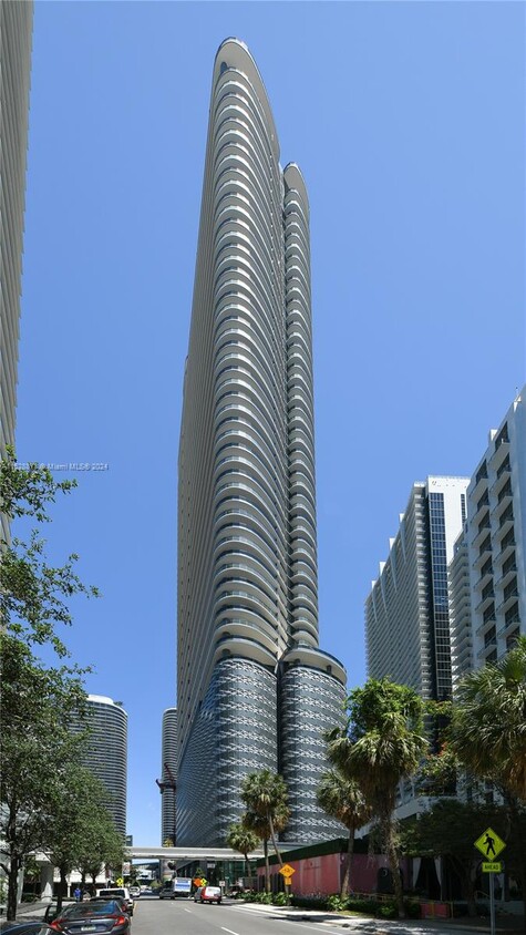 Primary Photo - 1000 Brickell Plaza