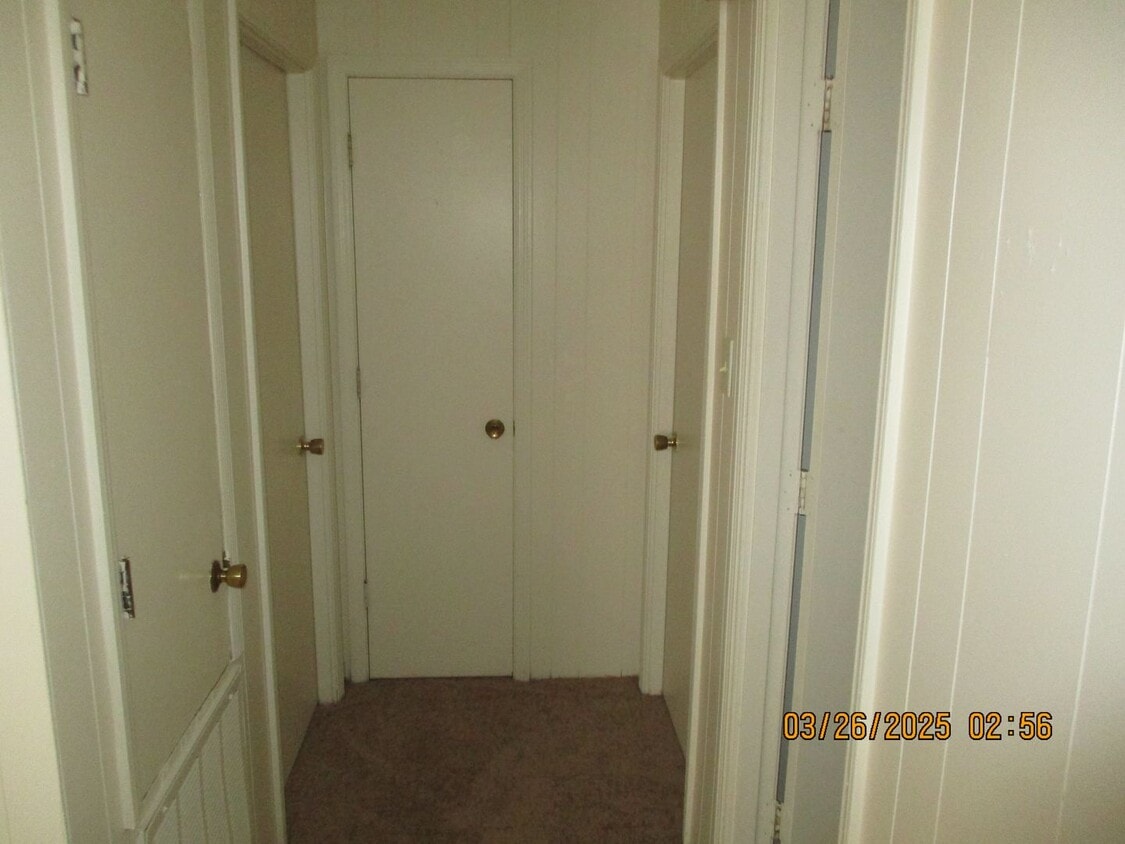 Building Photo - 1201 Radium Springs Rd