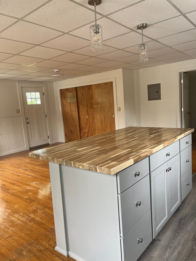 Building Photo - 14 Myrica Ave