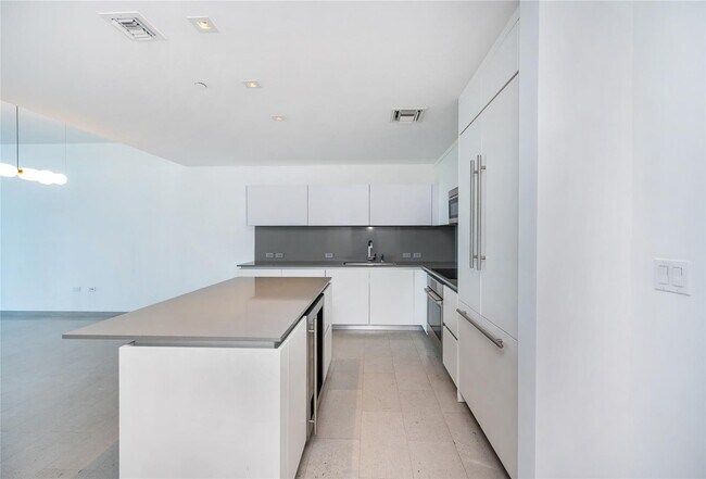 Foto del edificio - 68 SE 6th St